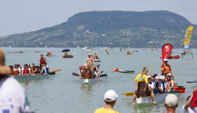Ilyen sokan m&eacute;g soha nem indultak, rekordsz&aacute;m&uacute; nevez&eacute;s a Balaton-&aacute;tevez&eacute;sre