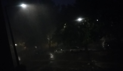 El&ouml;nt&ouml;tte a v&iacute;z a v&aacute;rost - Hatalmas vihar csapott le Kaposv&aacute;rra - VIDE&Oacute;K