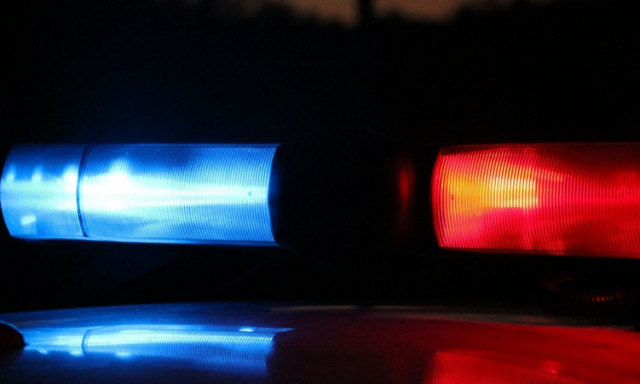 R&eacute;szegen akart hazasompolyogni kocsij&aacute;val, gondolta vil&aacute;g&iacute;t&aacute;s n&eacute;lk&uuml;l &uacute;gysem veszik &eacute;szre