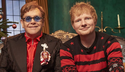 &Uuml;nnepi hangulatba var&aacute;zsol Elton John &eacute;s Ed Sheeran &uacute;j kar&aacute;csonyi sz&aacute;ma - VIDE&Oacute;