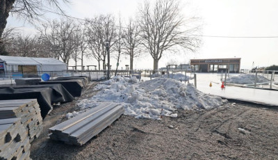 Balatonf&uuml;reden m&aacute;r bontj&aacute;k a j&eacute;gp&aacute;ly&aacute;t, Fony&oacute;don m&eacute;g febru&aacute;r v&eacute;g&eacute;ig korizhattok