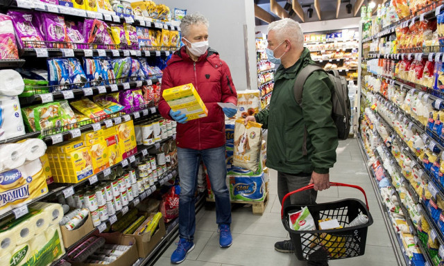 Hivatalos őr&ouml;k fogj&aacute;k ellenőrizni a bolti maszkvisel&eacute;st?
