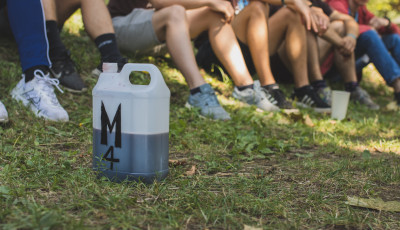 Testi motoz&aacute;s, 2 perc mosakod&aacute;si idő, tilos a wc - Embertelen&uuml;l b&aacute;ntak a fiatalokkal a BME VIK g&oacute;lyat&aacute;bor&aacute;ban