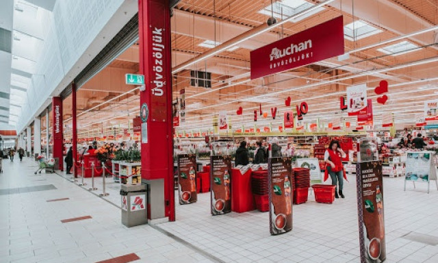 Imm&aacute;r Kaposv&aacute;rra is v&aacute;llal kisz&aacute;ll&iacute;t&aacute;st az Auchan