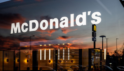 Kar&aacute;csonykor orsz&aacute;gszerte z&aacute;rva lesznek a McDonald&rsquo;s &eacute;ttermek