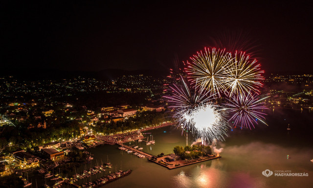 Mutatjuk hol tartanak tűzij&aacute;t&eacute;kot augusztus 20-&aacute;n a Balatonon!