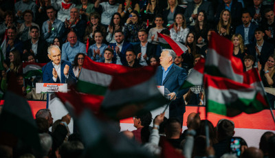 H&aacute;bor&uacute;ellenes gyűl&eacute;st tartottak Kaposv&aacute;ron - GAL&Eacute;RIA