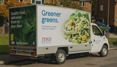 Kibocs&aacute;t&aacute;smentes műk&ouml;d&eacute;st &iacute;g&eacute;r a Tesco 2035-re