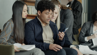 &Iacute;gy figyelmeztet az Apple, hogy mi&eacute;rt ne kapcsold be az alkalmaz&aacute;sk&ouml;vet&eacute;st a telefonodon - VIDE&Oacute;
