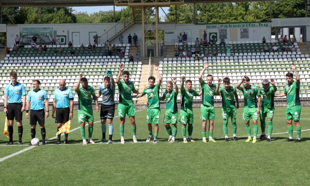 Viharfelhők a R&aacute;k&oacute;czi felett, kongatj&aacute;k a v&eacute;szharangokat a szurkol&oacute;k