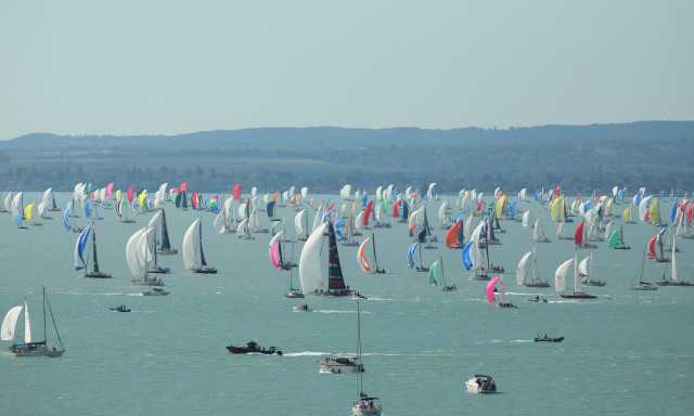 30 haj&oacute;t t&ouml;nkretett a vihar,  de t&ouml;retlen a lend&uuml;let - Rajtra k&eacute;sz a 57. K&eacute;kszalag