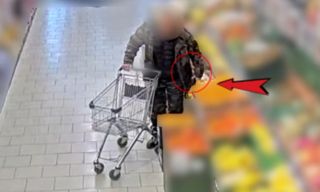 Azt hitte hogy telefon, zsebrev&aacute;gta mint a sicc - A bej&aacute;ratn&aacute;l nagy meglepet&eacute;s &eacute;rte - VIDE&Oacute;