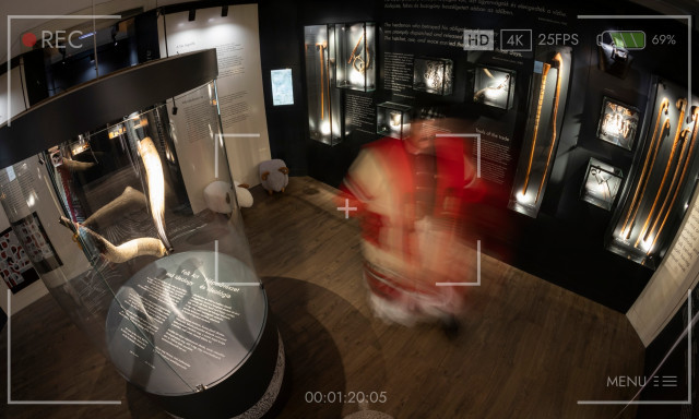 H&iacute;vatlan l&aacute;togat&oacute; j&aacute;rt &aacute;prilis 1-&eacute;n a Rippl-R&oacute;nai M&uacute;zeumban