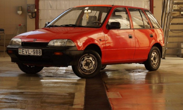 Kisaut&oacute;, nagy sztori - 44 ezer doboz s&ouml;r egy Suzuki Swiftben