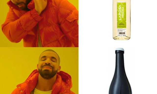 Sz&aacute;műzi a Laposa borokat egy budapesti k&aacute;v&eacute;z&oacute;