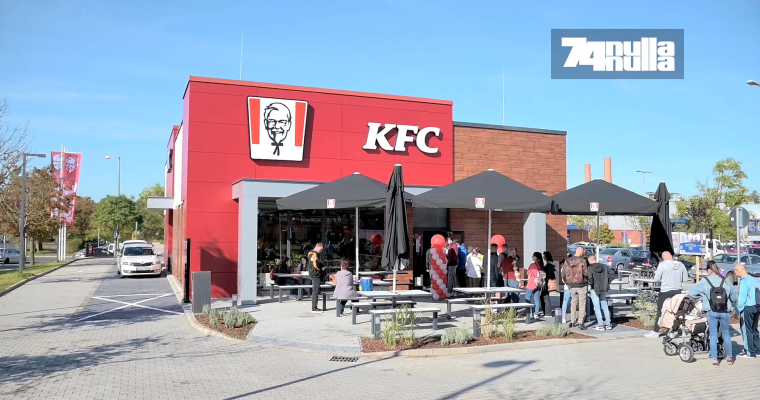 Meg&eacute;rkezett Kaposv&aacute;rra a KFC, r&ouml;gt&ouml;n be is lest&uuml;nk a sz&iacute;nfalak m&ouml;g&eacute; - VIDE&Oacute;