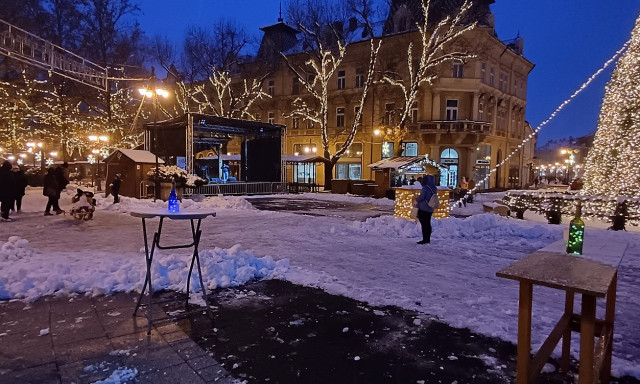 Szaloncukor, forralt bor, kürtőskalács? Ennyi az annyi a kaposvári Adventi Vásárban!