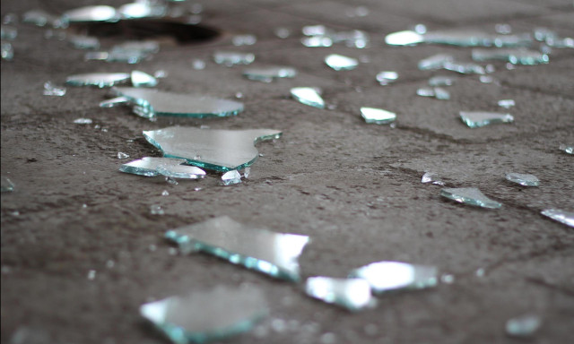 Megl&aacute;togatta volt &eacute;lett&aacute;rs&aacute;t majd italoz&aacute;s k&ouml;zben meg&ouml;lte annak &uacute;j p&aacute;rj&aacute;t