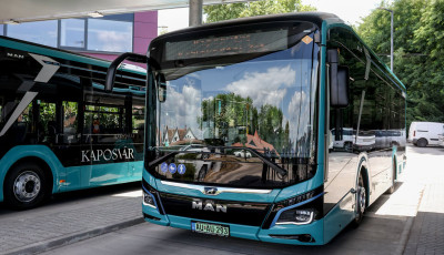 Meg&eacute;rkeztek Kaposv&aacute;rra az első elektromos buszok, hamarosan a teljes flott&aacute;t lecser&eacute;lik