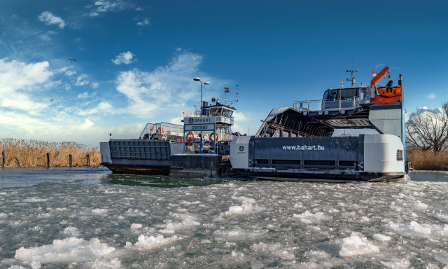 Sz&uuml;netel a kompforgalom a Balatonon