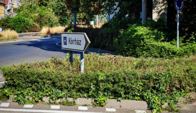 Ugye hogy m&eacute;g szebb is? Leny&iacute;rt&aacute;k a Bethlen k&ouml;rforgalom s&ouml;v&eacute;nyeit, elh&aacute;rult a vesz&eacute;ly