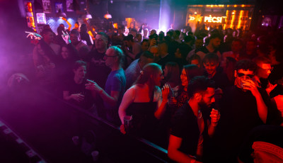 Durva razzia a P&eacute;csi Estben: drogot kerestek, a klub szerint d&eacute;moniz&aacute;lj&aacute;k a sz&oacute;rakoz&oacute;helyeket