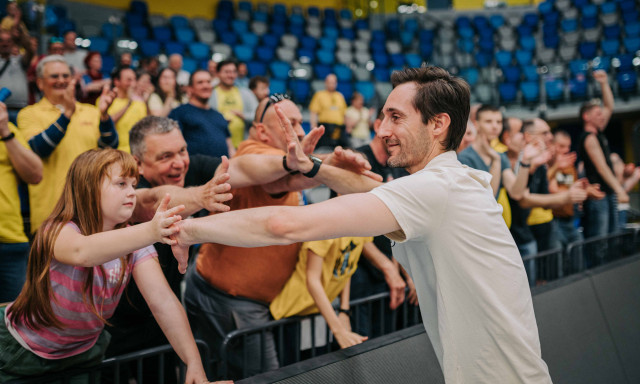 Vincent Lacombe marad a KNRC vezetőedzője