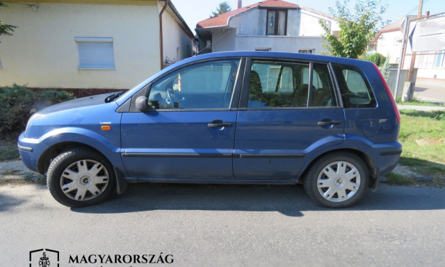 Jogsi, kocsi, j&oacute;zans&aacute;g n&eacute;lk&uuml;l vezetni? Ennek a fony&oacute;di p&aacute;rosnak &ouml;sszej&ouml;tt, ami senki m&aacute;snak!
