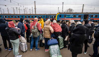 M&aacute;r t&ouml;bb, mint 100 ezer szolidarit&aacute;si jegyet adott ki a M&Aacute;V az Ukrajn&aacute;b&oacute;l &eacute;rkezőknek