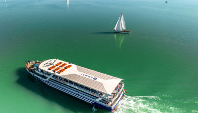 A modern kori balatoni haj&oacute;z&aacute;s beker&uuml;lt a Somogy V&aacute;rmegyei &Eacute;rt&eacute;kt&aacute;rba