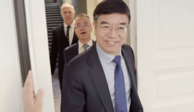 K&iacute;nai &oacute;ri&aacute;sc&eacute;g nyit irod&aacute;t Kaposv&aacute;ron