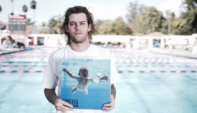 Gyerekpornogr&aacute;fia miatt perel a Nirvana Nevermind-album&aacute;nak bor&iacute;t&oacute;j&aacute;n szereplő f&eacute;rfi