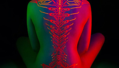 Ilyen amikor az erotika, a minimalizmus &eacute;s a neon tal&aacute;lkozik - 18+