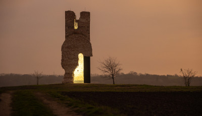 A ROM V&aacute;ndor program keret&eacute;ben &aacute;ll&iacute;tott&aacute;k helyre a somogyi Hetye falu templomtorny&aacute;t