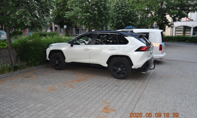 FELH&Iacute;V&Aacute;S! Baleset okoz&oacute;j&aacute;t &eacute;s szemtan&uacute;it keresik a kaposv&aacute;ri rendőr&ouml;k