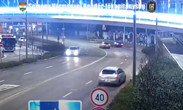 Kaposv&aacute;r belv&aacute;ros&aacute;ban durrantott betonfalnak a 21 &eacute;ves versenyző - VIDE&Oacute;