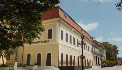 M&aacute;rcius 8-&aacute;n &uacute;jrany&iacute;lik a kaposv&aacute;ri Dorottya H&aacute;z