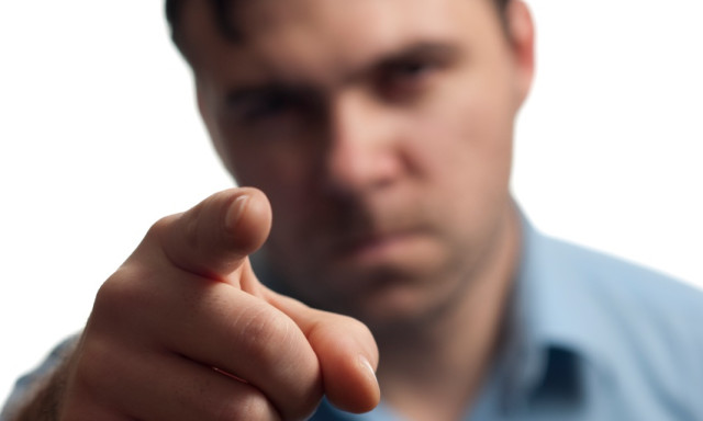 Saj&aacute;t feles&eacute;geiket haszn&aacute;lt&aacute;k csalinak, majd csal&aacute;dirt&aacute;ssal fenyegett&eacute;k meg ismerős&uuml;ket