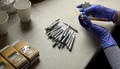 Joint for Jabs - F&uuml;ves cigit kapnak olt&aacute;s&eacute;rt Washington &aacute;llamban