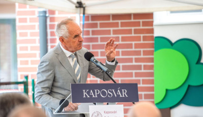 Szita K&aacute;roly javaslat&aacute;ra megemeln&eacute;k a polg&aacute;rmesterek fizet&eacute;s&eacute;t