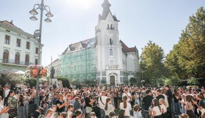 Ism&eacute;t gyerekzsivajt&oacute;l volt hangos a Kossuth t&eacute;r a Zene vil&aacute;gnapj&aacute;n