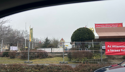 Elbontott&aacute;k a Berzsenyi utcai McDonald's cs&uacute;szd&aacute;j&aacute;t