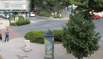 &Aacute;tz&uacute;zott a piroson, egy kisbusz kapta oldalba - S&uacute;lyos baleset a k&oacute;rh&aacute;zn&aacute;l - VIDE&Oacute;