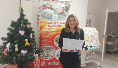 Adom&aacute;nyokat kapott a Pl&uuml;ss kommand&oacute;t&oacute;l a k&oacute;rh&aacute;z