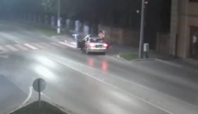 Nem adta ki a drift a P&eacute;csi utc&aacute;ban, az okos-zebra oszlopai b&aacute;nt&aacute;k - VIDE&Oacute;