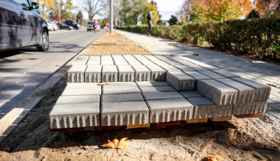 Meg&uacute;jult a dimbes-dombos j&aacute;rda a J&oacute;kai ligetn&eacute;l