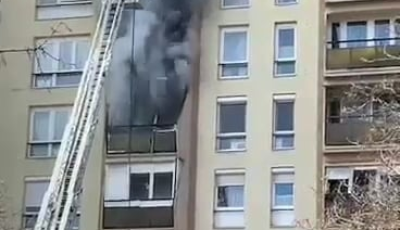 Kigyulladt egy 5. emeleti lak&aacute;s a F&uuml;redi csom&oacute;pontban - VIDE&Oacute;