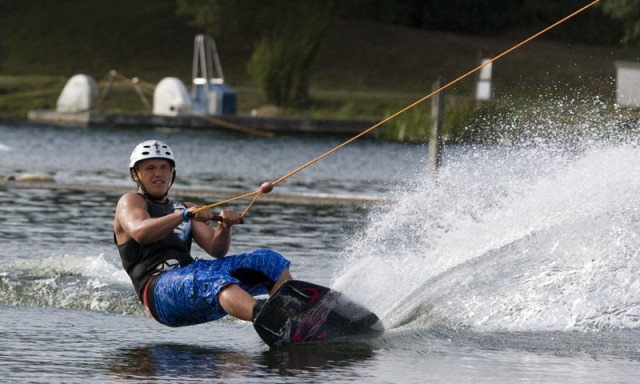 Wakeboard p&aacute;lya lesz a topon&aacute;ri strandon - m&aacute;jus 15-től lehet p&aacute;ly&aacute;zni az &uuml;zemeltet&eacute;s&eacute;re