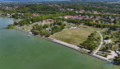 Gumikalap&aacute;ccsal &uuml;t&ouml;tte le egy f&eacute;rfi haragos&aacute;t Balatonbogl&aacute;ron