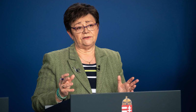 M&uuml;ller Cec&iacute;lia: Nem lehet v&aacute;lasztani a vakcin&aacute;k k&ouml;z&uuml;l